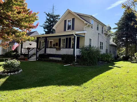 1013 W Grand, Port Washington, WI 53074