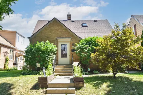 2426 S 73rd, West Allis, WI 53219