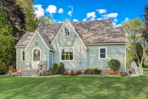 6416 W Freistadt, Mequon, WI 53092