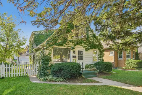 7707 W Hadley, Milwaukee, WI 53222