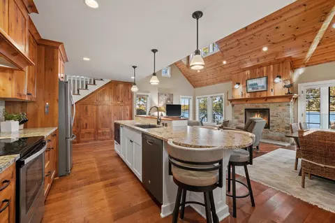 832 N Douglas, Summit, WI 53066 photo 18