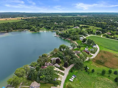 832 N Douglas, Summit, WI 53066 photo 47