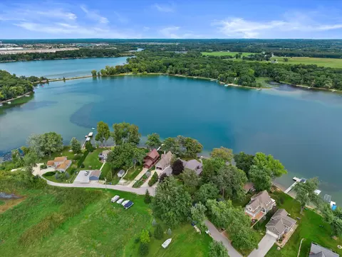 832 N Douglas, Summit, WI 53066 photo 46