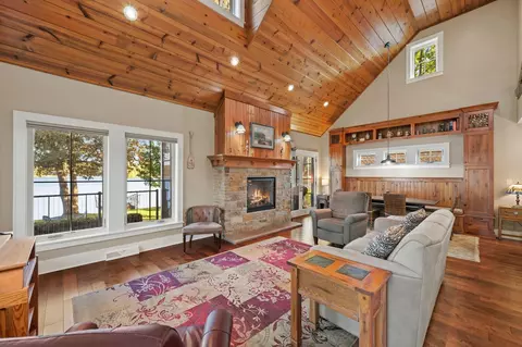 832 N Douglas, Summit, WI 53066 photo 9