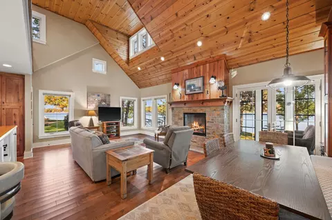 832 N Douglas, Summit, WI 53066 photo 8