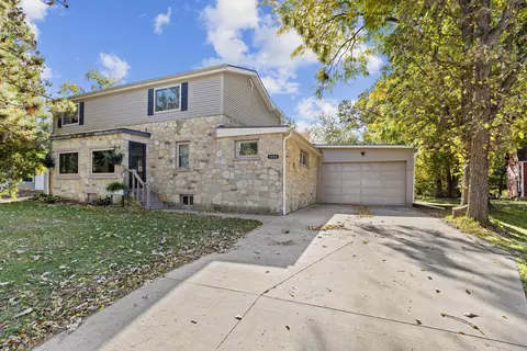 2959 N East, Troy, WI 53120