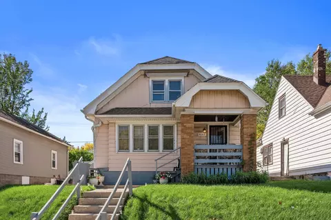 4447 N Hopkins, Milwaukee, WI 53209