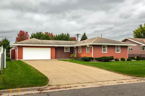 3310 Greenhills, La Crosse, WI 54601
