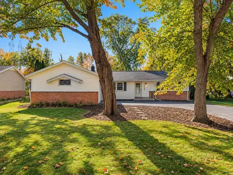 12123 W Diane, Wauwatosa, WI 53226