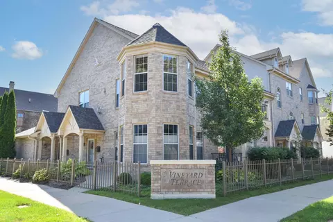 339 W Vine, Milwaukee, WI 53212