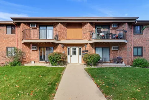 4415 S Greenridge #C, Greenfield, WI 53220
