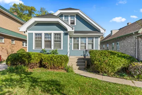 5526 W W Wls, Milwaukee, WI 53208