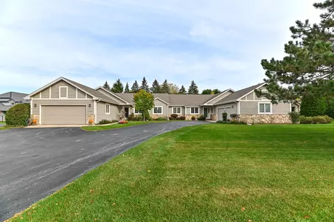 1426 W Greenbrier, Mequon, WI 53092