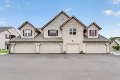 2319 W Vista Bella, Oak Creek, WI 53154