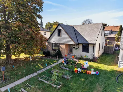 6166 W Kinnickinnic Riv, Milwaukee, WI 53219
