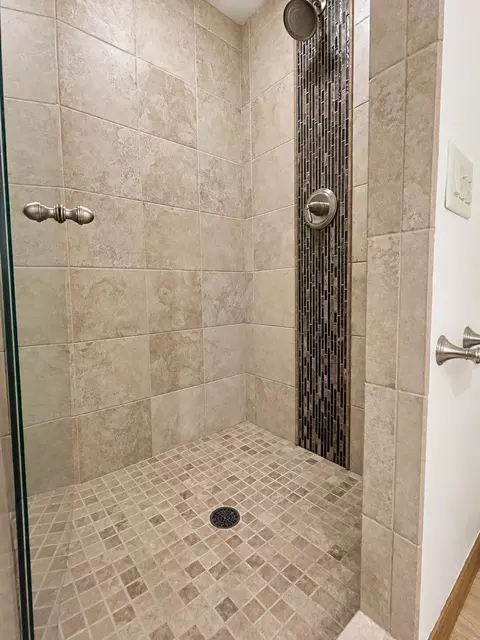 Bath - 1160 E Murray, Hubertus, WI 53033 photo 1 of 6