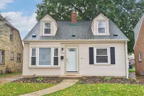 2463 N 85th, Wauwatosa, WI 53226