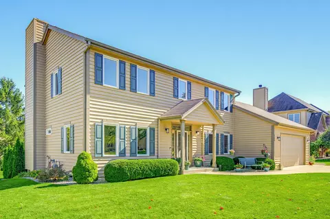 4440 S 122nd, Greenfield, WI 53228