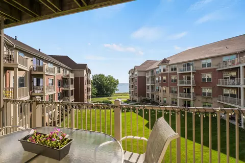 4120 S S Lk #351, Saint Francis, WI 53235
