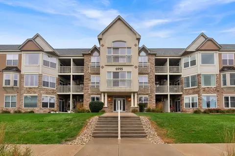 6995 S Riverwood #A04, Franklin, WI 53132