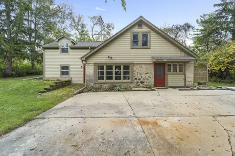 4307 W Grace, Mequon, WI 53092