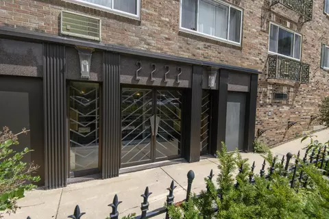 2222 E Belleview #106, Milwaukee, WI 53211