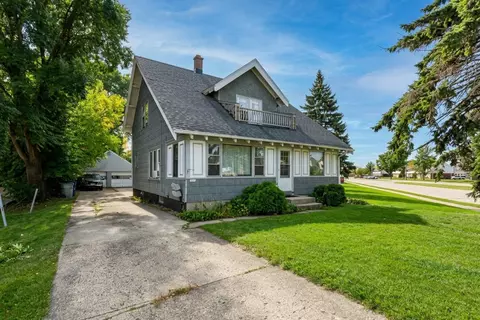 9711 W Beloit, Milwaukee, WI 53227