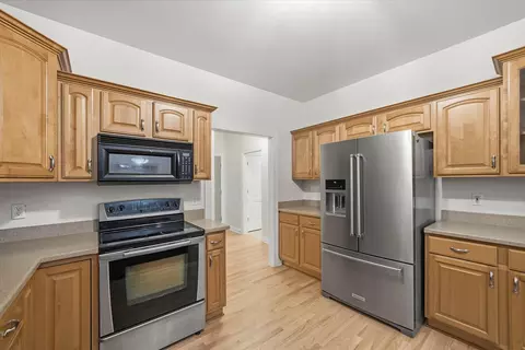 Kitchen - 2266 Brookside, Jackson, WI 53037 photo 5 of 5