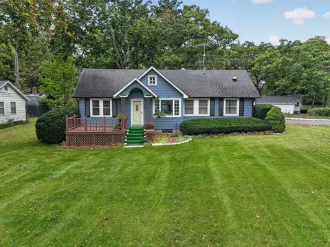 7990 Lakeshore, Burlington, WI 53105