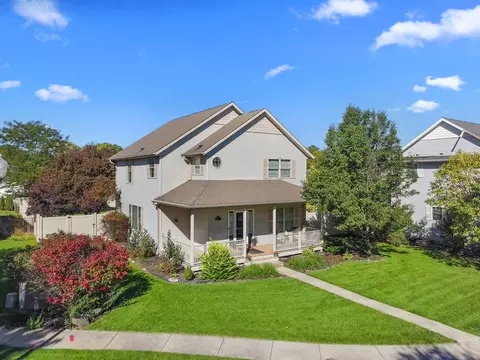 1109 Hidden Crk, Burlington, WI 53105
