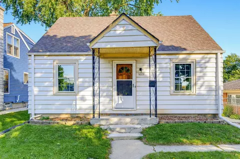 4570 S Lenox, Milwaukee, WI 53207