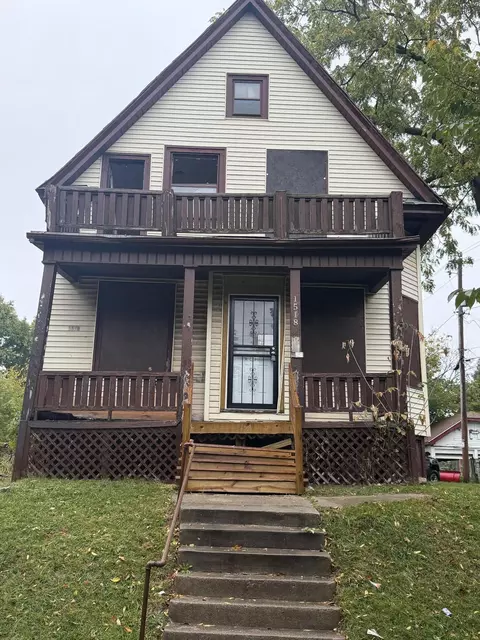 1518 W Ring, Milwaukee, WI 53206