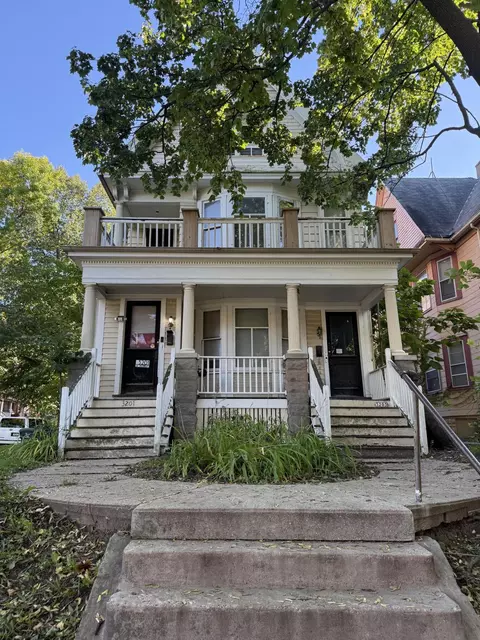 3201 W Mckinley #3203, Milwaukee, WI 53208