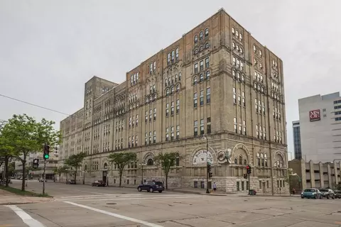 270 E Highland #442, Milwaukee, WI 53202