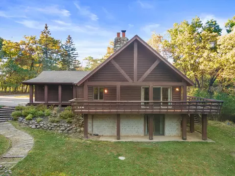 w320s4044 Sadie, Genesee, WI 53189