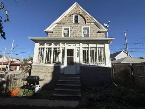 628 Milwaukee, South Milwaukee, WI 53172