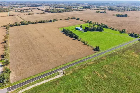 n7202 Hamms Road, Spring Prairie, WI 53105