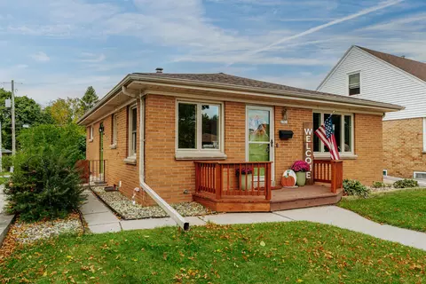 2569 S 94th, West Allis, WI 53227