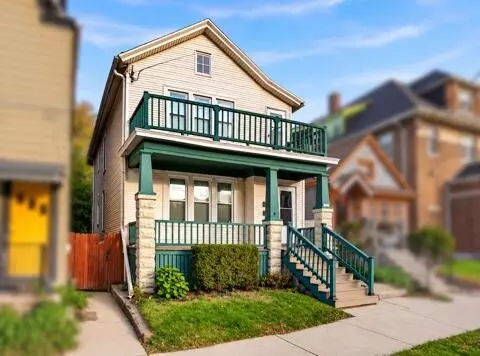 1732 N Humboldt, Milwaukee, WI 53202