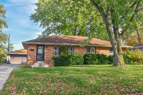 w171n9312 Briarwood, Menomonee Falls, WI 53051