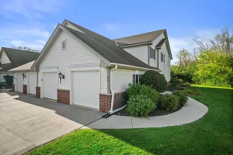 558 Pewaukee #H, Pewaukee, WI 53072