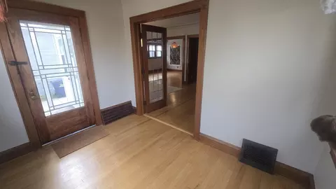 5925 W Lloyd, Milwaukee, WI 53208