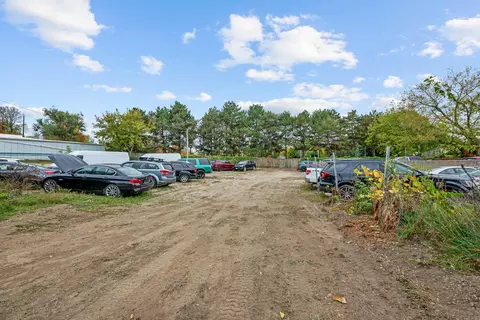 17 S 83rd, West Allis, WI 53214