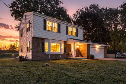 2684 Country Aire, Jackson, WI 53012
