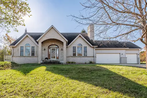 4212 S 124th, Greenfield, WI 53228