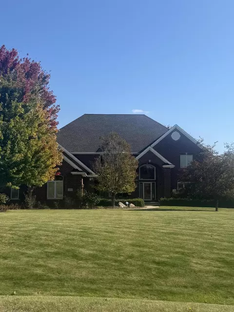 14050 N Twin Oaks, Mequon, WI 53097