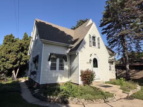 3418 N Elmwood, Elmwood Park, WI 53405