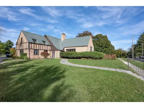 1326 Thomas, Watertown, WI 53094