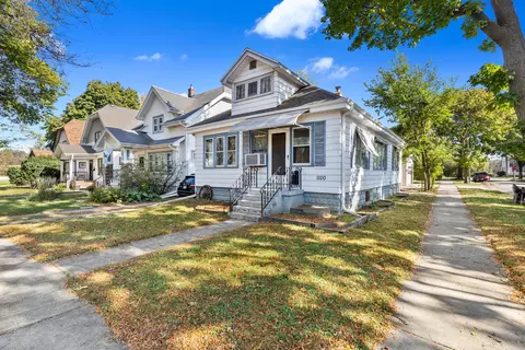 1100 N 69th, Wauwatosa, WI 53213