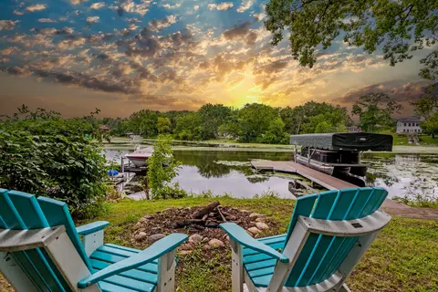 5638 W Peninsula, Waterford, WI 53185